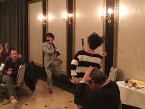 酔うほどにボルテージがあがり、懐かしの“ひげダンス”